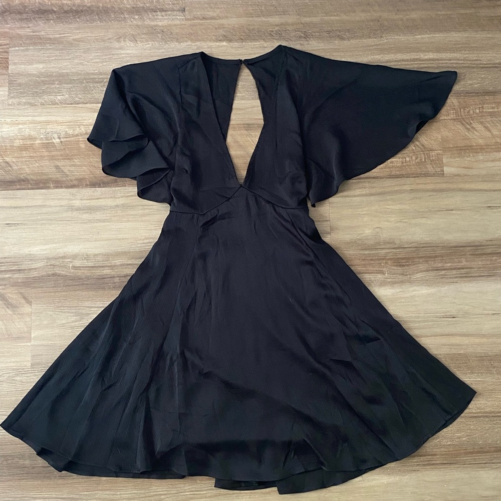 Nasty Gal Black Mini Shift Dress ✨Dreamy Flowy Shoulders!✨